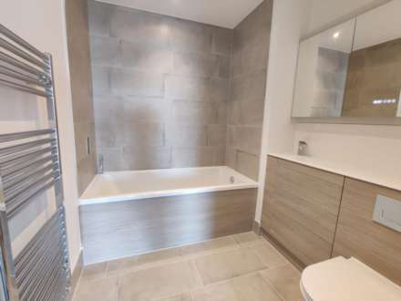 Victoria Central, Victoria Avenue, Image 5