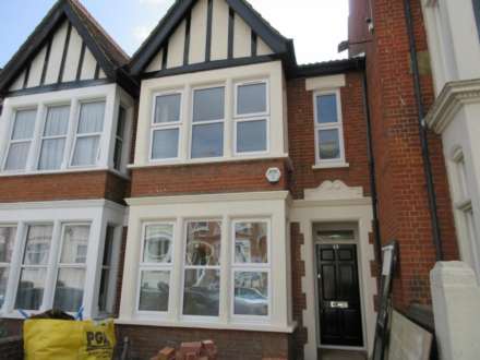 2 Bedroom Flat, GfF    Weston Road, Southend On Sea