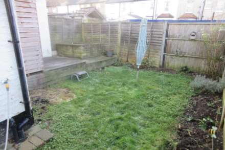 Ronald Park Avenue, Westcliff On Sea, Image 12