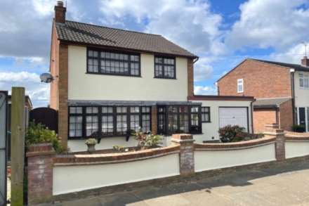 Property For Sale Dering Crescent, Eastwood, Leigh On Sea