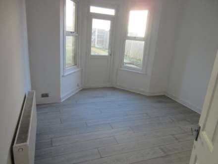 Woodgrange Drive, Southend On Sea, Image 8