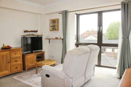 Napier Court West, Southend On Sea, Image 3