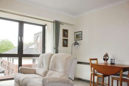 Napier Court West, Southend On Sea, Image 4