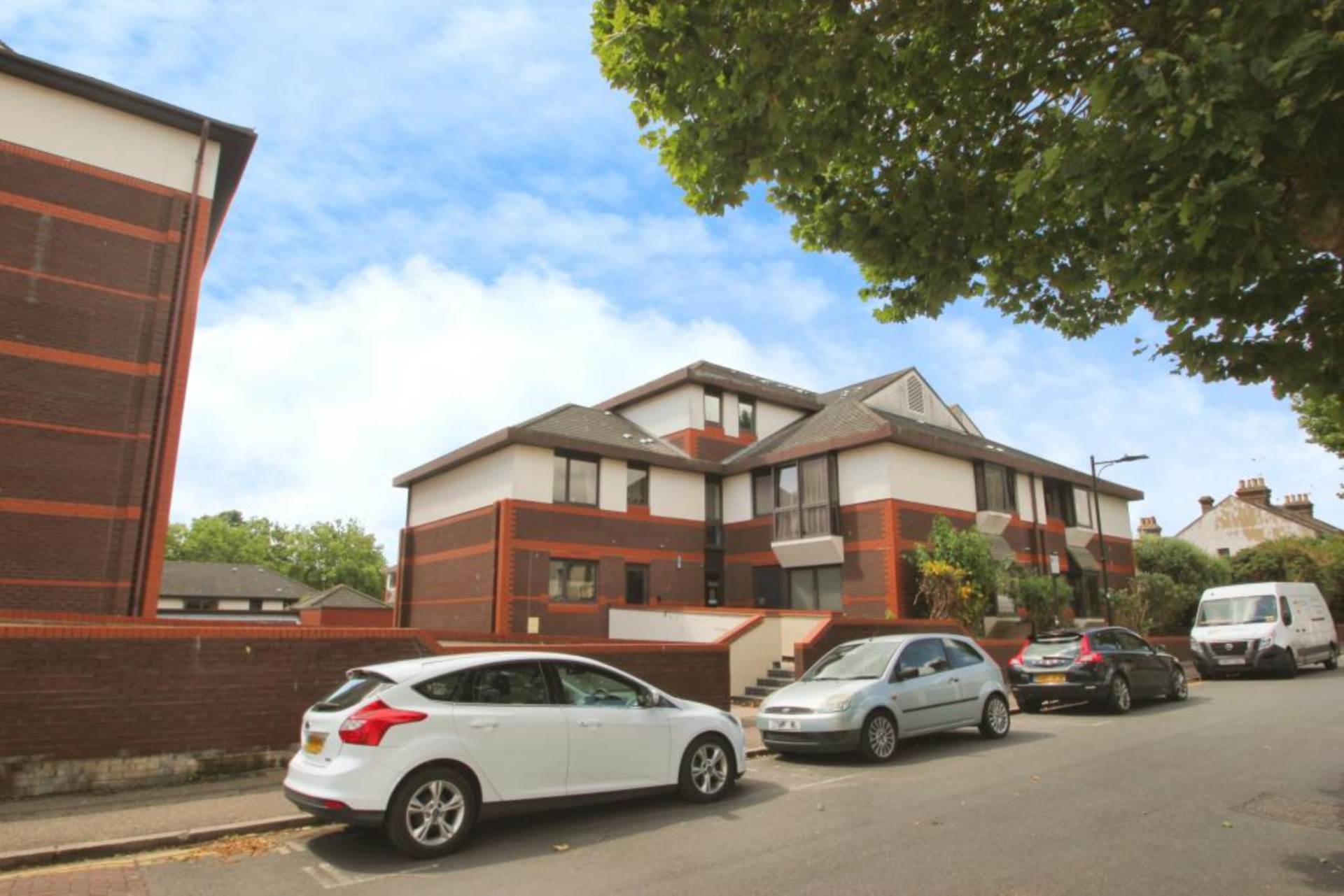 Napier Court West, Gordon Place, Image 1