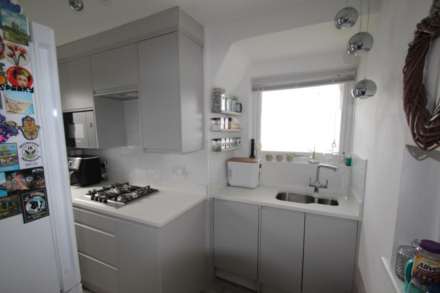 Plas Newyyd Close, Southend On Sea, Image 7