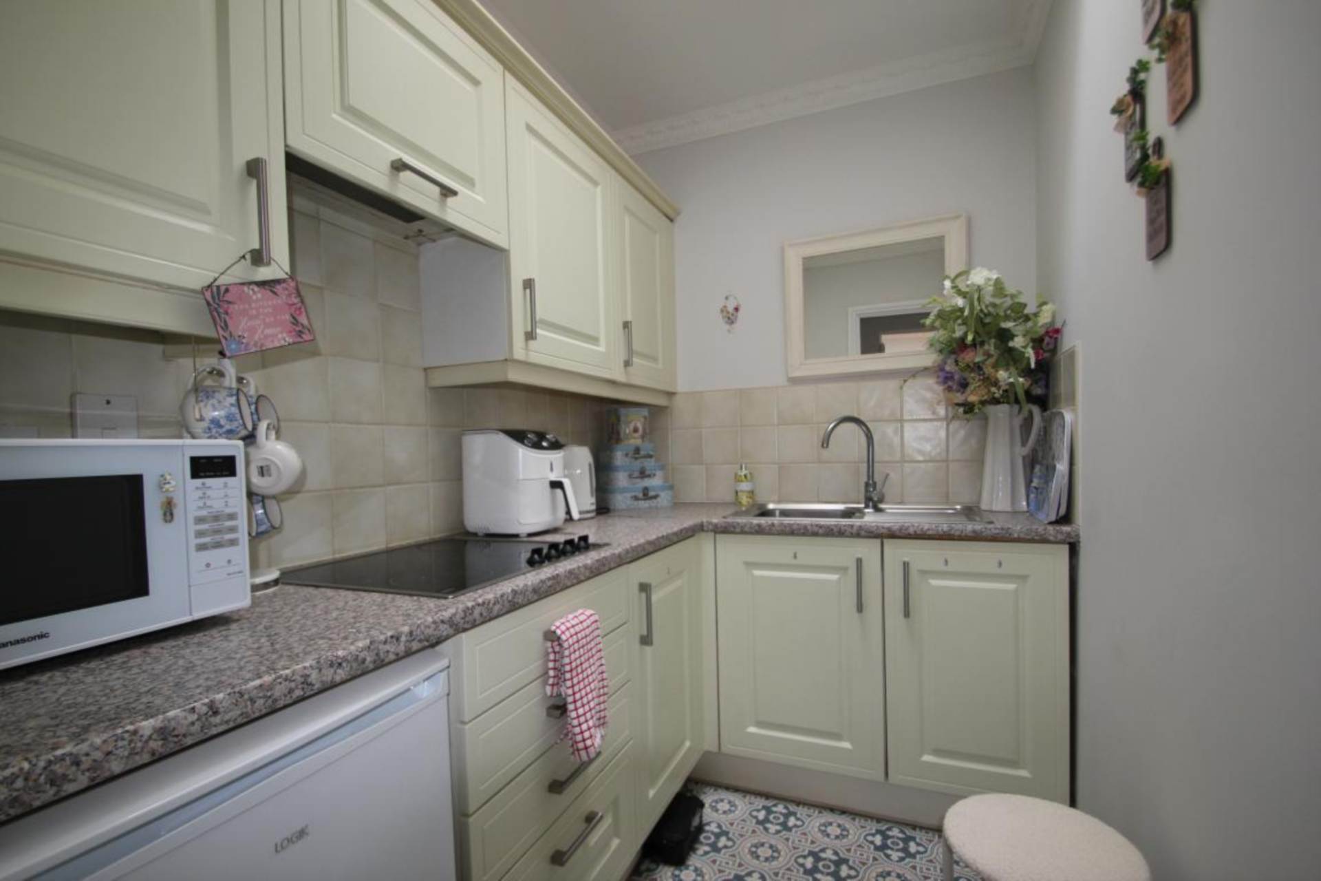 Cambridge Road, Southend On Sea, Image 7