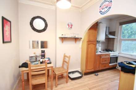 Manor Road, Westcliff On Sea, Image 4