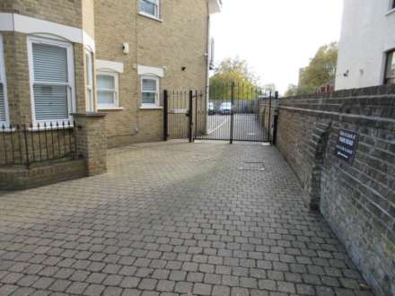 Park Avenue, Park Road, Westcliff On Sea, Image 12