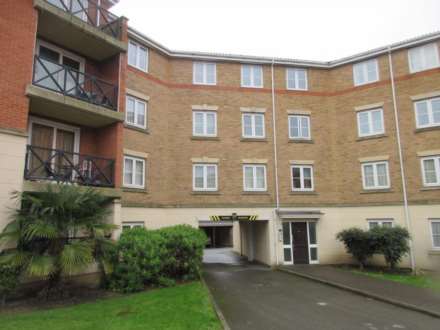 2 Bedroom Flat, Retort Close, Southend