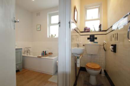 St. Johns Road, Westcliff On Sea, Image 12