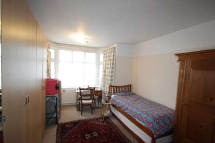 St. Johns Road, Westcliff On Sea, Image 8