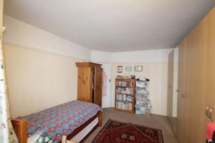 St. Johns Road, Westcliff On Sea, Image 9