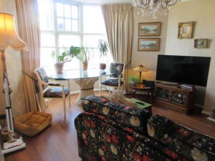 Palmeira Avenue, Westcliff On Sea, Image 4