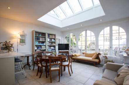 Prittlewell Square, Southend On Sea, Image 10