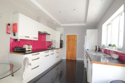 Park Terrace, Westcliff On Sea, Image 5