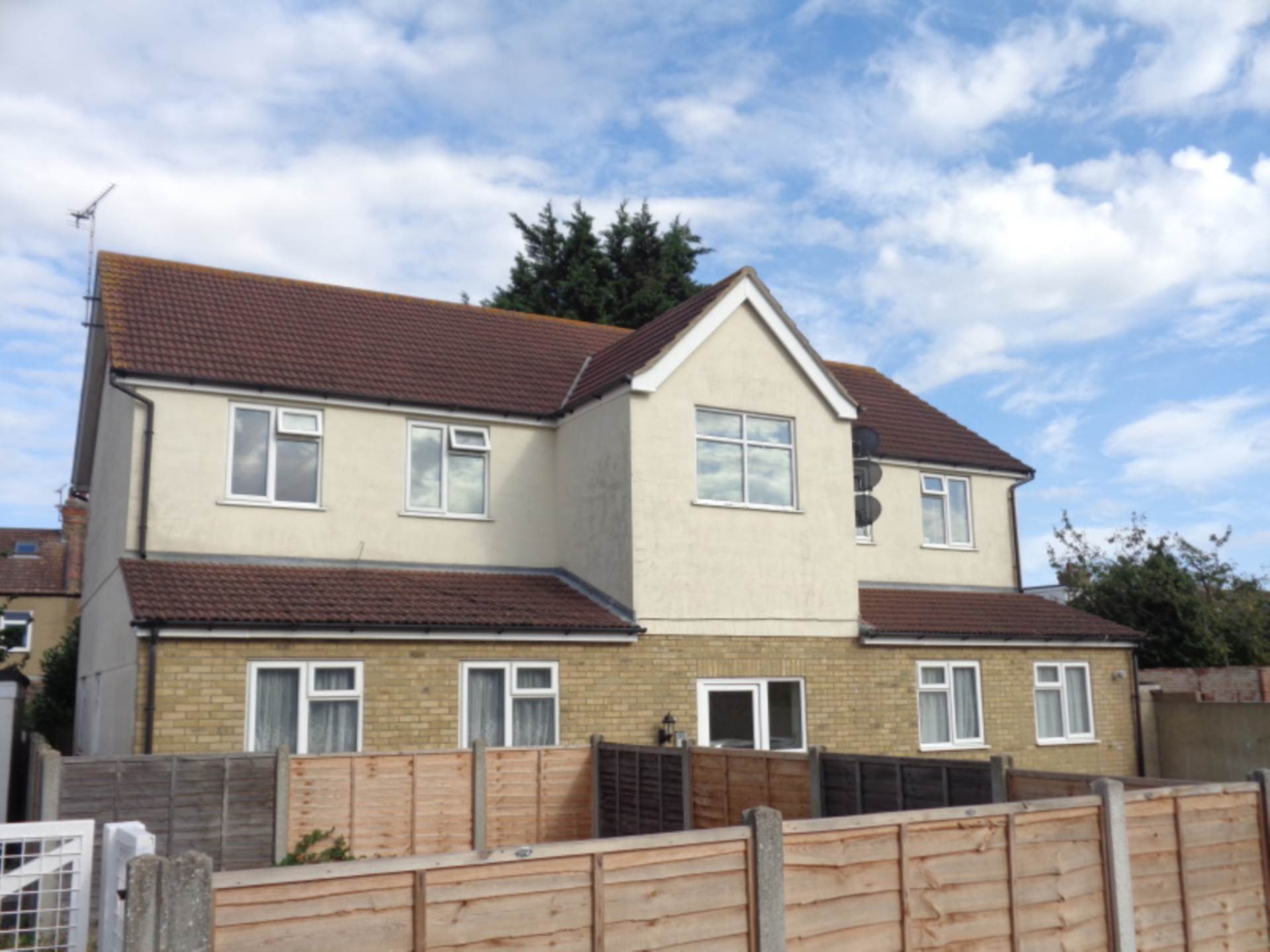 Christchurch Mews, Off Christchurch Road, Image 1
