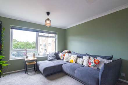 Lapwater Court, Leigh On Sea, Image 4