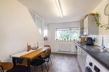 Lapwater Court, Leigh On Sea, Image 6