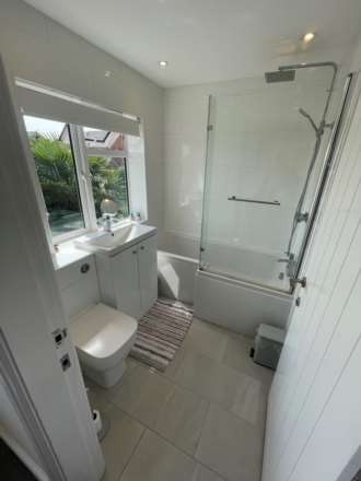 The Longshoot, Warks, Image 11