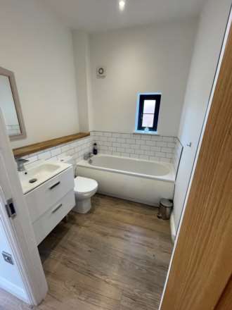 Coton House Estate, Rugby, Image 12