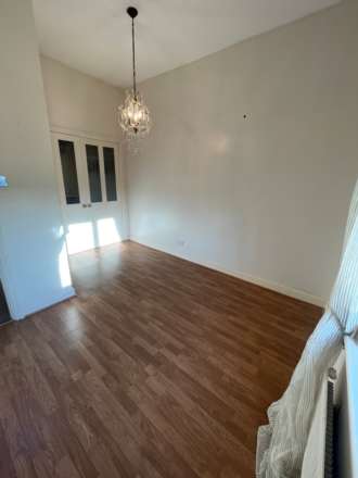 Main Street, Leicester, Image 10