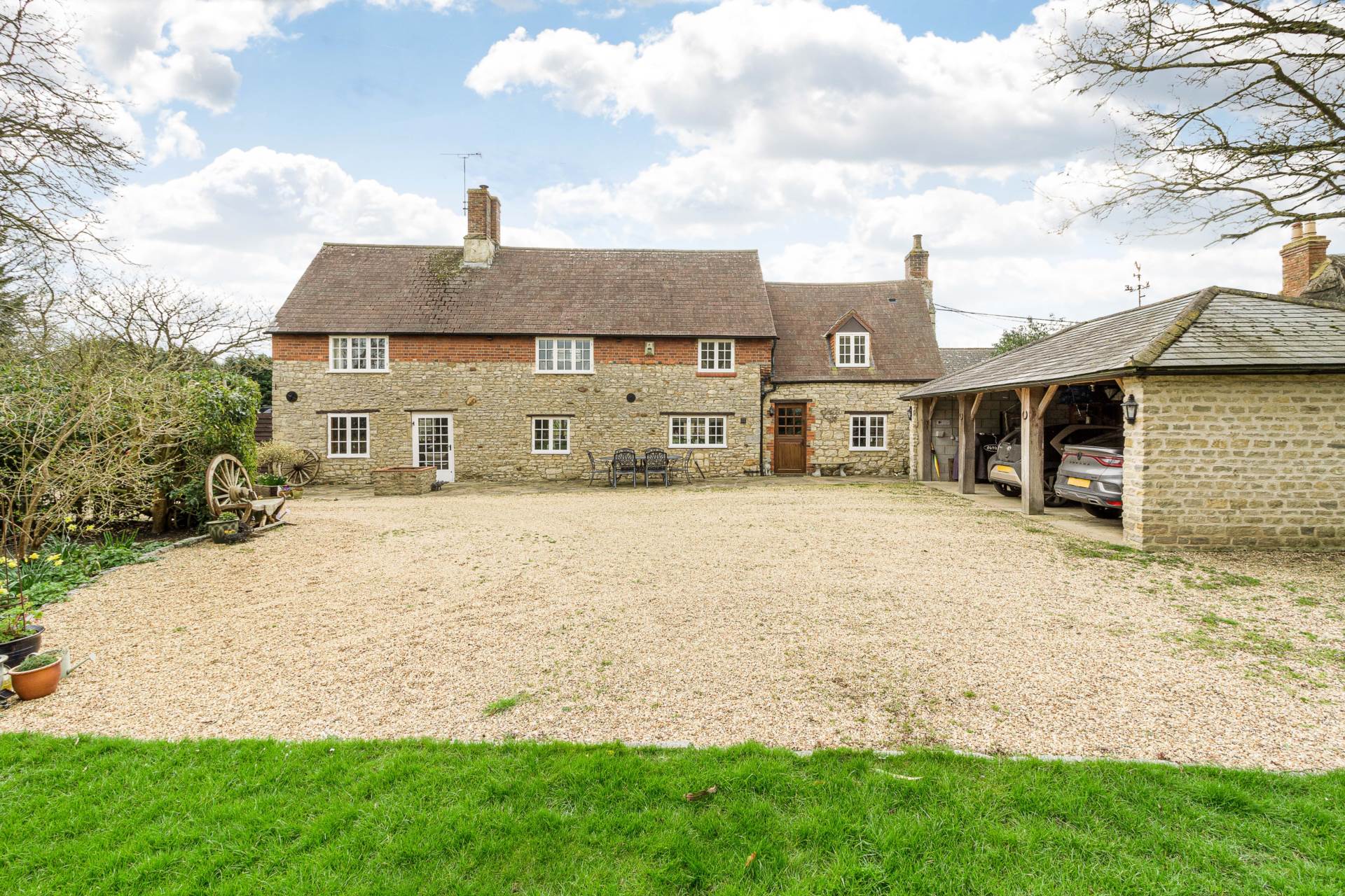 Upper Weald Estate Agents Newport Pagnell Newport Pagnell Estate Agents