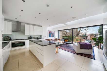 Dulwich Village, SE21, Image 2