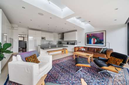 Dulwich Village, SE21, Image 6