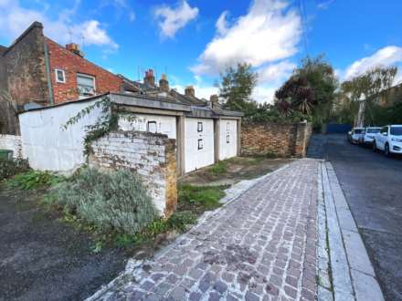 Plough Lane, East Dulwich, SE22 8JL