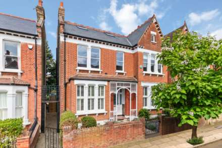 5 Bedroom Semi-Detached, Rollscourt Avenue, Herne Hill, SE24