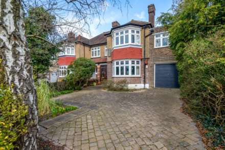 Eastlands Crescent, Dulwich, SE21