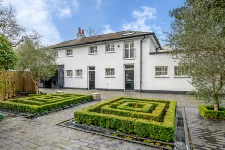 3 Bedroom Detached, College Road, Dulwich Village, SE21