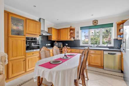 Lawrie Park Avenue, Sydenham, Image 3