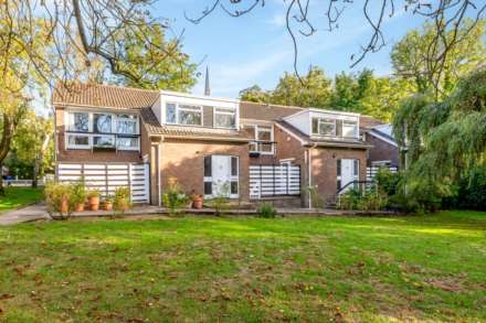 2 Bedroom Maisonette, Breakspeare, College Road, Dulwich, SE21