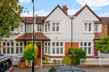 4 Bedroom Terrace, Pickwick Road Dulwich Village SE21 7JN