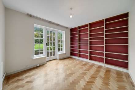 Stonehills Court, Dulwich, Image 4