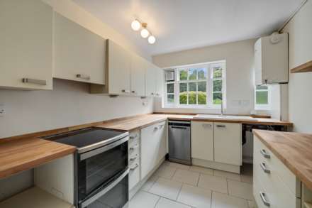 Stonehills Court, Dulwich, Image 7