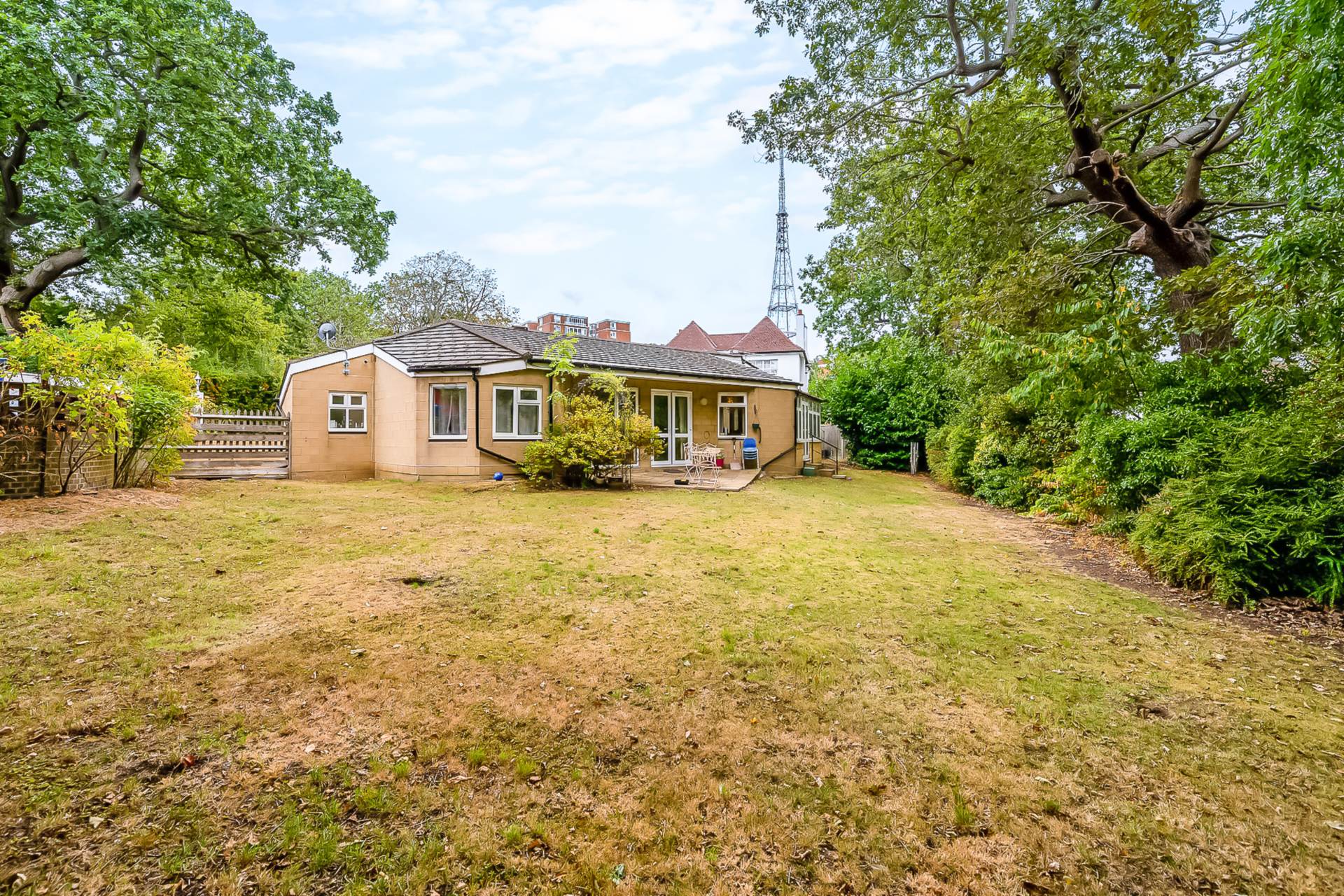 Wickers Oake, Dulwich Wood Park, SE19, Image 4