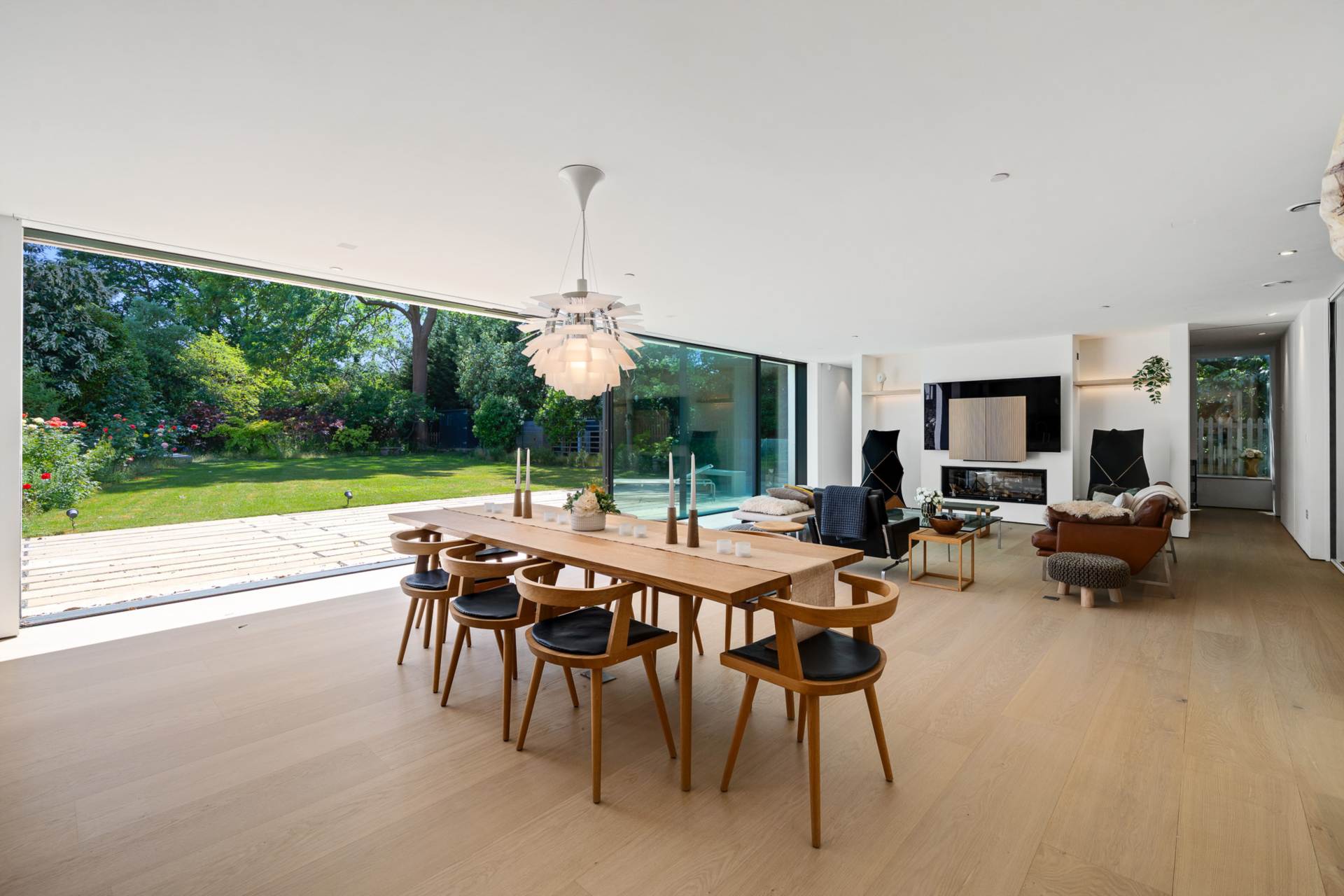 Frank Dixon Close, Dulwich Village, SE21, Image 3