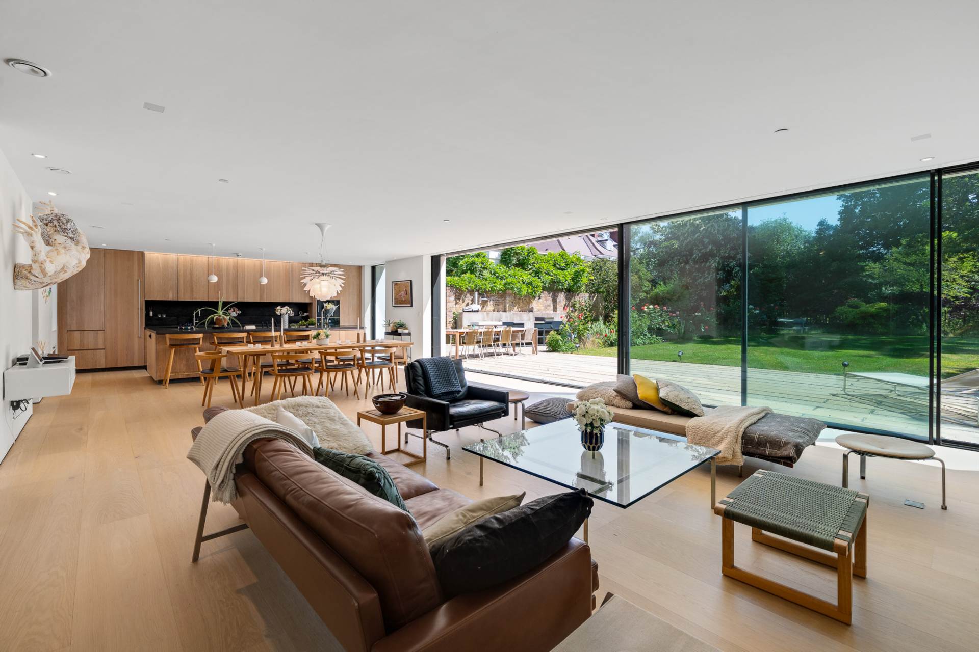 Frank Dixon Close, Dulwich Village, SE21, Image 4