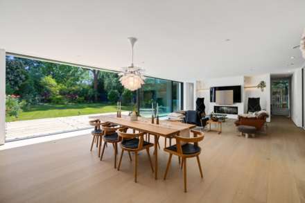 Frank Dixon Close, Dulwich Village, SE21, Image 3