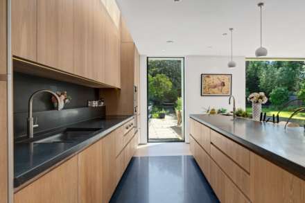 Frank Dixon Close, Dulwich Village, SE21, Image 6