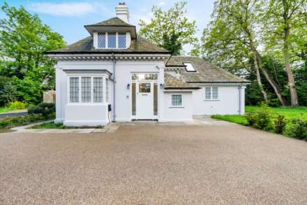 3 Bedroom Detached, The Old Gate House, Beltwood Park Residences, SE26 6TH