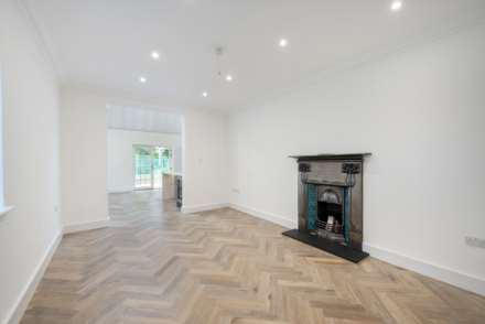 The Old Gate House, Beltwood Park Residences, SE26 6TH, Image 5