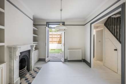 4 Bedroom Terrace, Lordship Lane, East Dulwich, SE22 8JN