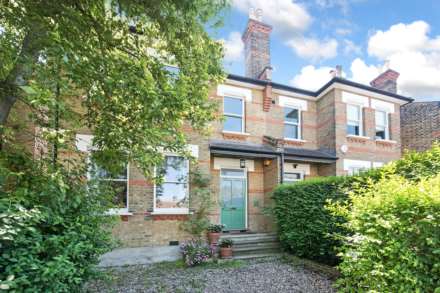 4 Bedroom Semi-Detached, Park Hall Road West Dulwich SE21 8BW