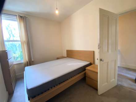 Highlever Road, Image 4
