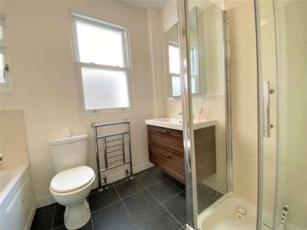 Highlever Road, Image 5