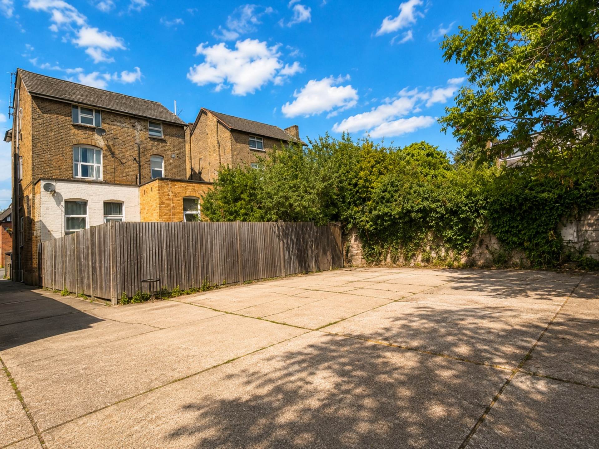 Acton, London, Image 9