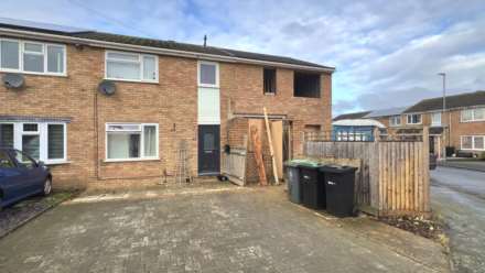 3 Bedroom Semi-Detached, Fairmead Crescent, Rushden